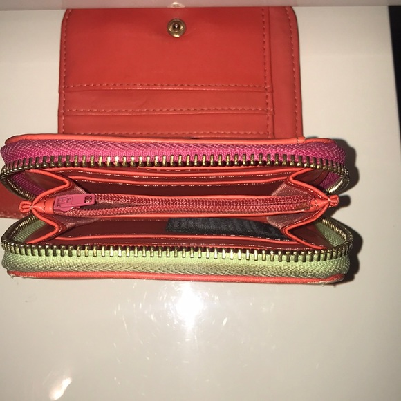 Pink Wallet - Picture 5 of 5
